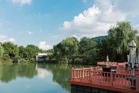 杭州水墨蓉庄私家园林酒店(超山风景区店)