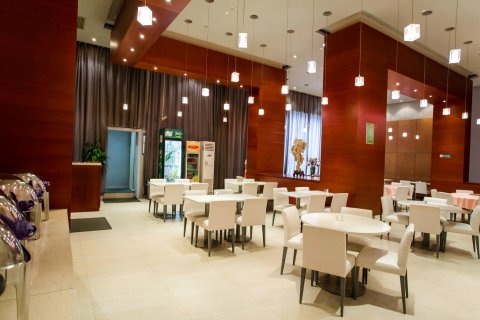 白玉兰酒店(上海陆家嘴滨江店)