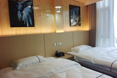 轿子雪山缘何酒店