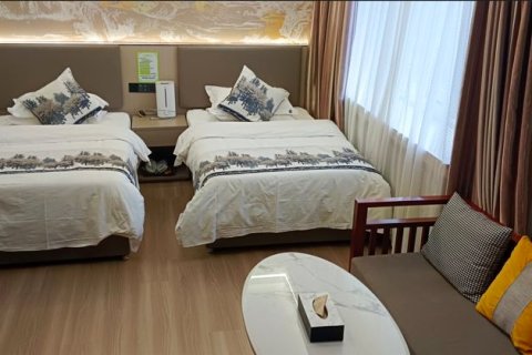 德令哈蓝天白云大酒店(德令哈市中心广场店)