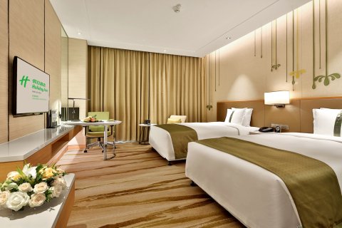 成都秦皇假日酒店(西博城店)