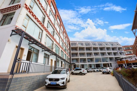 明珠拉卡雪山观景酒店(飞来寺梅里雪山景区店)