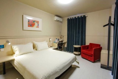 锦江之星酒店(新乡火车站胖东来店)