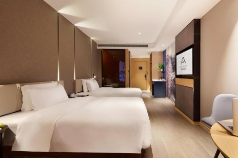 重庆解放碑来福士广场江景亚朵酒店