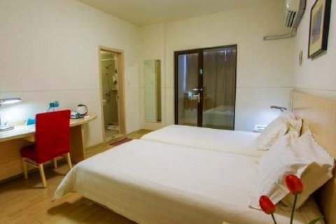 锦江之星酒店(青岛栈桥中山路地铁站店)