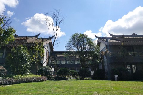 晴隆中天智选假日酒店