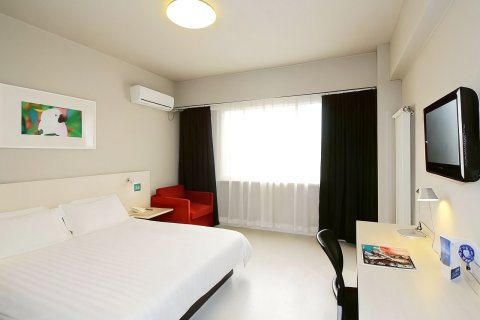 锦江之星酒店(青岛台东步行街小村庄地铁站店)