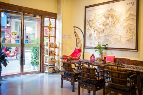 八戒人文客栈(张家界大庸府城店)