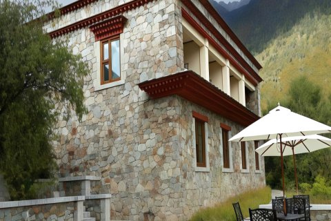 德钦松赞梅里酒店