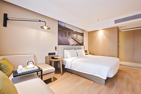 杭州拱墅运河广告产业园亚朵酒店