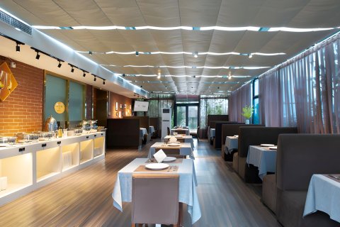 西姆轻奢成都天府广场酒店