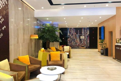 IU酒店(昆明西山万达广场火车站店)