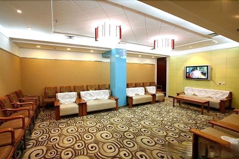 山西华苑宾馆(太原站西广场地铁站店)