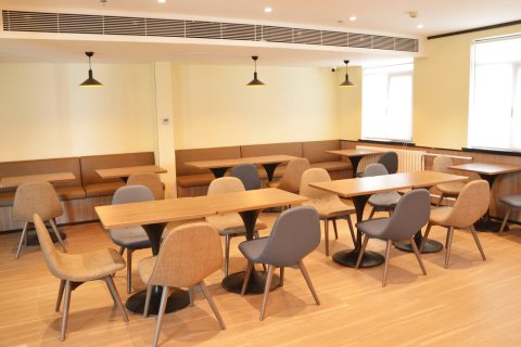 汉庭酒店(青岛五四广场芝泉路地铁站店)