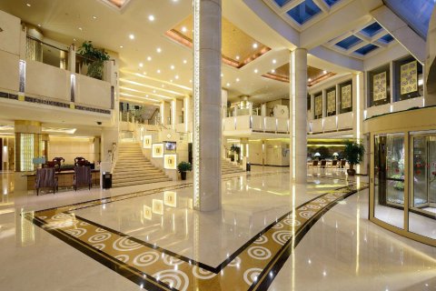 泰安绿发东尊华美达广场酒店