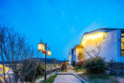 花筑·南京不老村原舍民宿 (老山国家森林公园店)