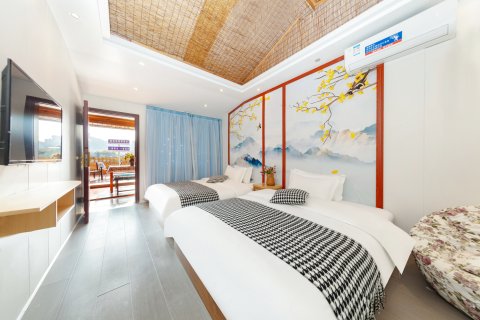 凤凰旅途临江客栈