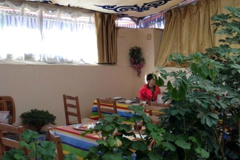 拉萨八宝宾馆(八廓街大昭寺店)