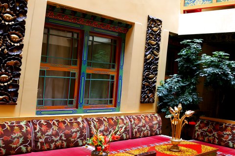 拉萨八宝宾馆(八廓街大昭寺店)