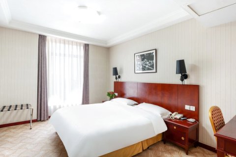 西山酒店(太原柳巷钟楼街店)