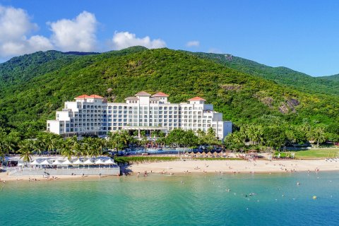 三亚亚龙湾海景国际度假酒店