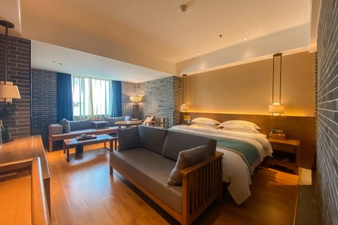 千景精品酒店(玉林大润发云天宫店)