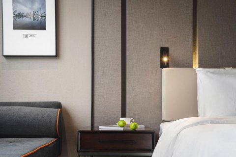 重庆解放碑来福士广场江景亚朵酒店