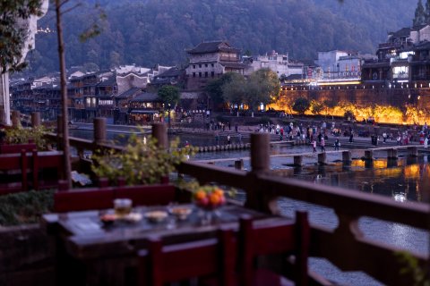 凤凰城精品酒店(凤凰古城店)