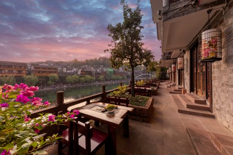 凤凰城精品酒店(凤凰古城店)