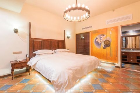 十二背后清溪峡山庄