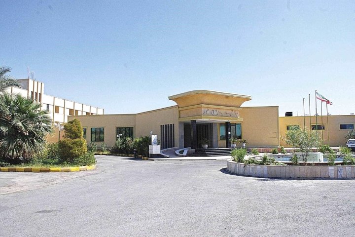 帕西安阿扎迪巴姆酒店(Parsian Azadi Bam Hotel)