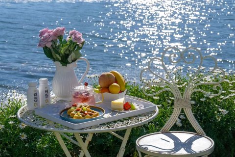 大理听花岛海景花园美宿