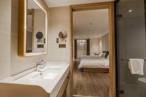 汉庭优佳酒店(青岛台东地铁站店)