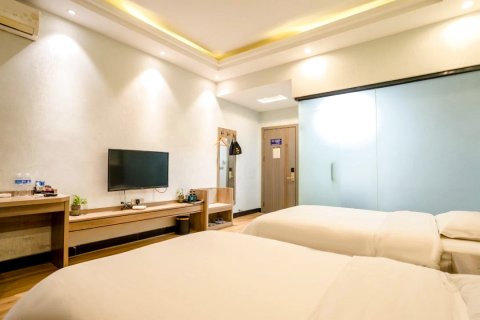 星辰时尚酒店(新蔡汽车站问津公园店)