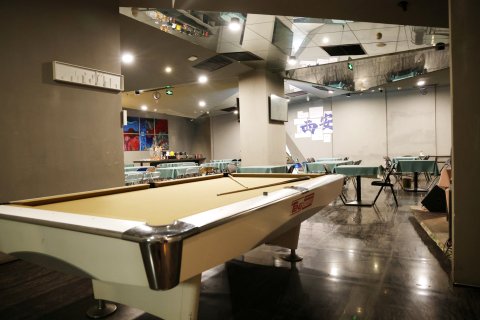 绽白艺术酒店(西安大唐不夜城小寨地铁站店)