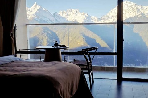 德钦观景天堂大酒店