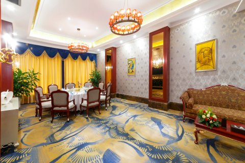 嘉好弗斯达酒店(成都人民北路地铁站店)