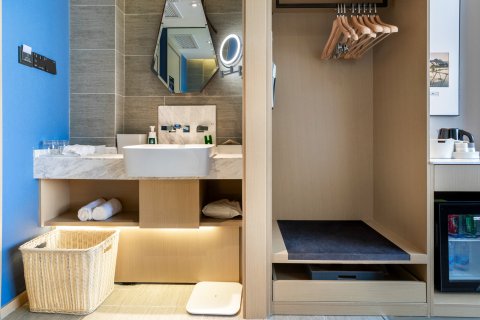 黄山风景区换乘中心汤口亚朵酒店