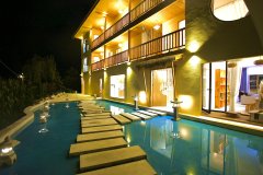 余岸轻宿民宿(海螺沟冰川森林公园游客中心店)