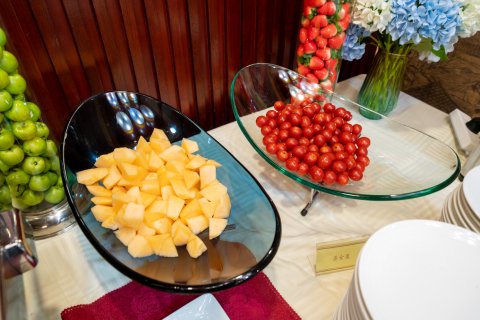 燕岭大厦(广州东站燕塘地铁站店)