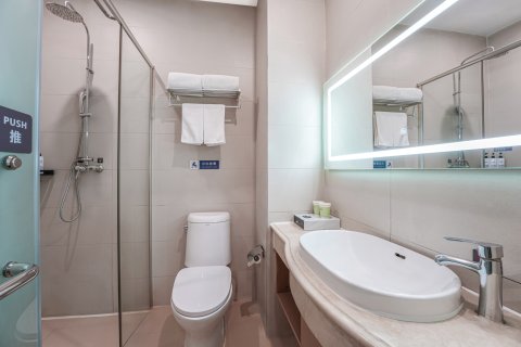 如家睿柏·云酒店(龙城万达白求恩医院西门店)