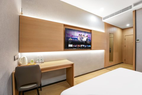 如家睿柏·云酒店(龙城万达白求恩医院西门店)