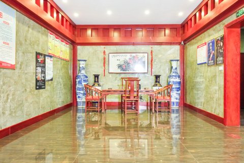 凤台拉菲假日酒店