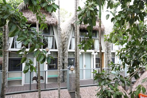 丹丘·城堡庄园酒店(亚龙湾店)