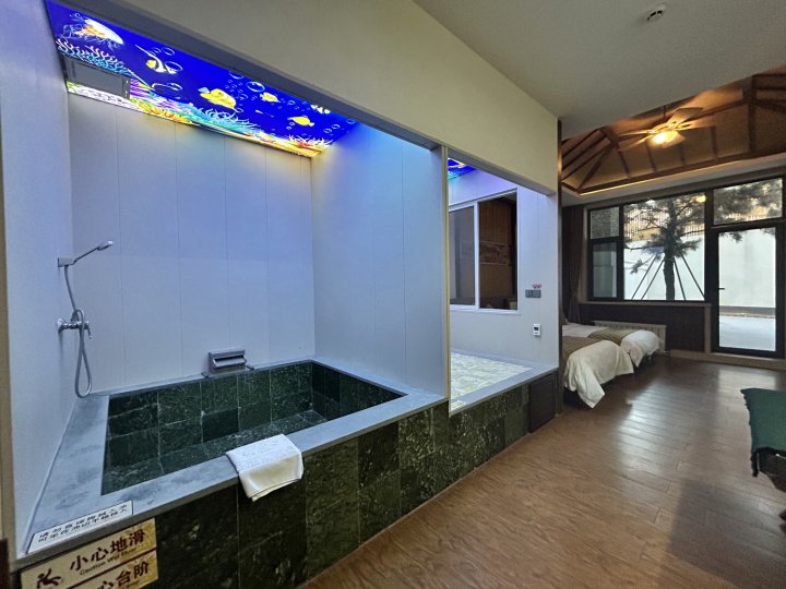 营口盖州虹溪谷温泉假日酒店