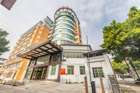 越家酒店(信丰火车站民政局店)