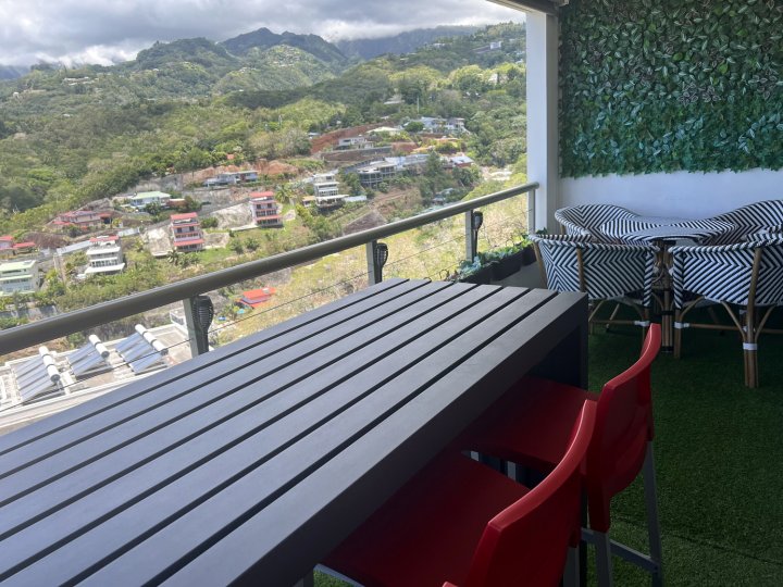 Fare Teumere, Apartment 3 bedrooms, 2 bathrooms with view, 2 parking spaces(Fare Teumere, Apartment 3 bedrooms, 2 bathrooms with view, 2 parking spaces)