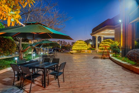 新世纪国际大酒店(天长市政府吾悦广场店)