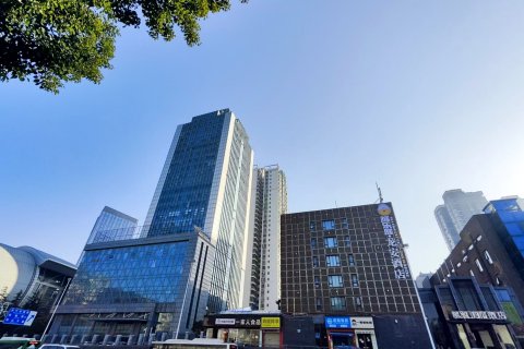 雅乐庭·龙安酒店(武汉光谷广场地铁站店)