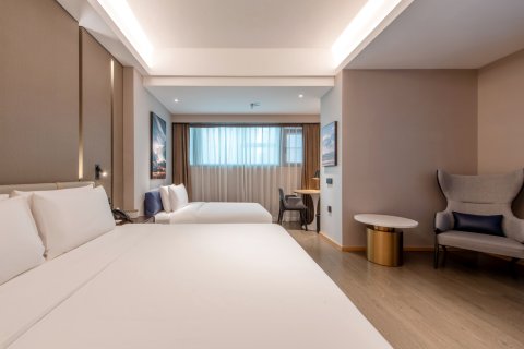 深圳罗湖口岸万象城亚朵酒店